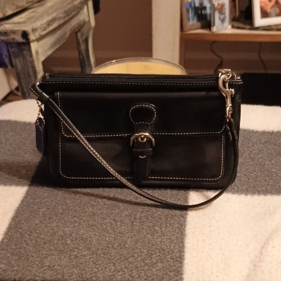 Coach - Picture 1 of 10